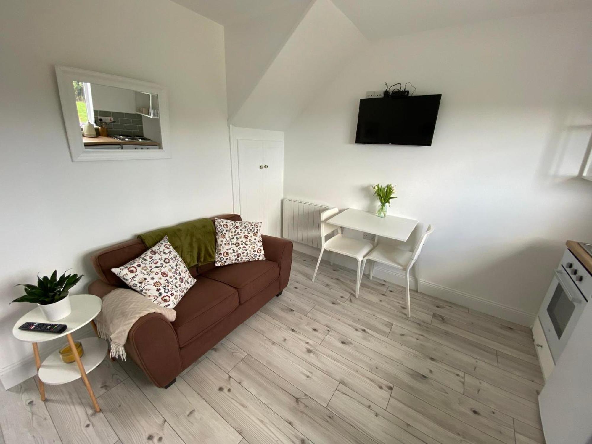 Hillview Apartment Бандън Екстериор снимка