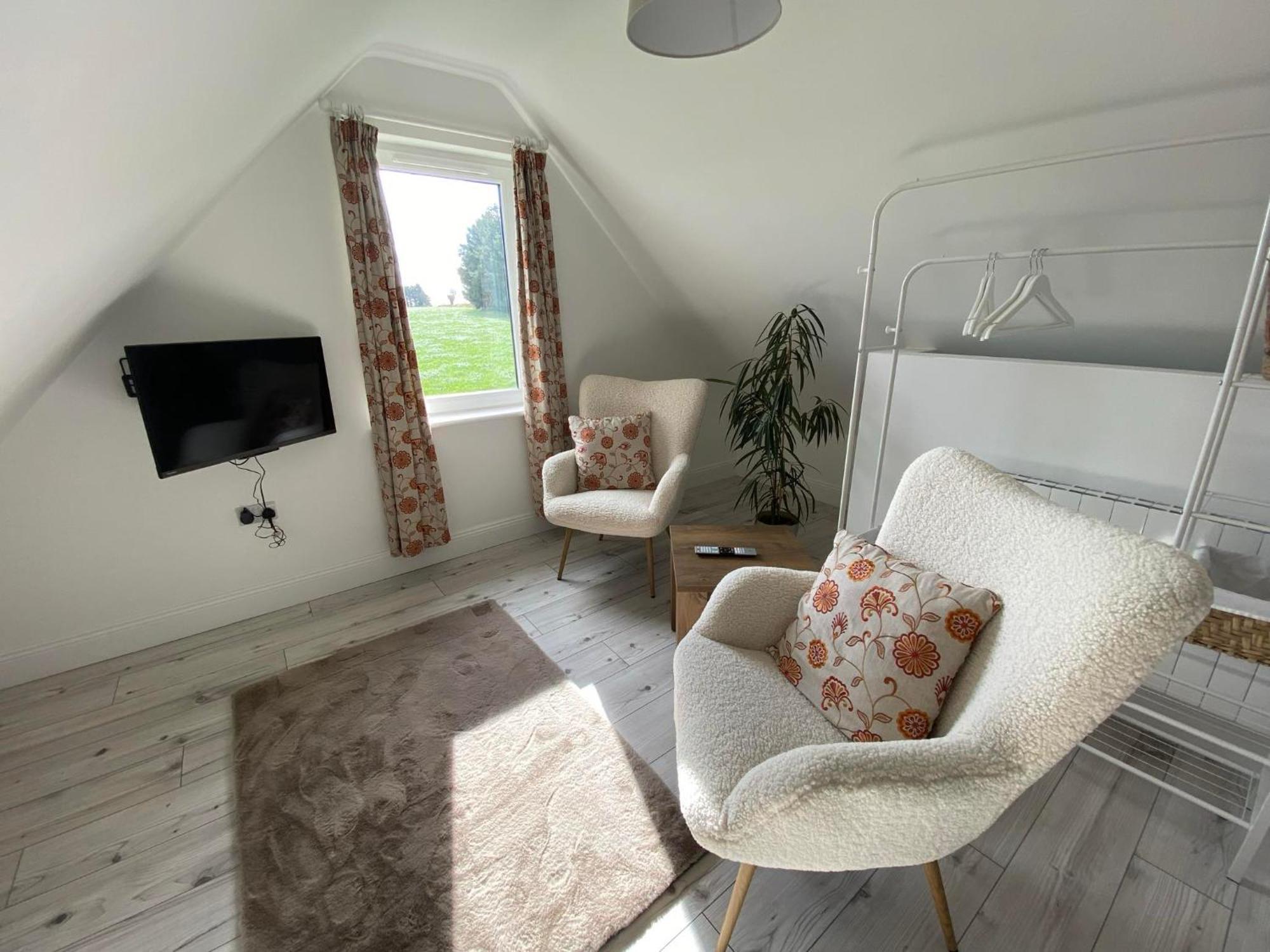 Hillview Apartment Бандън Екстериор снимка