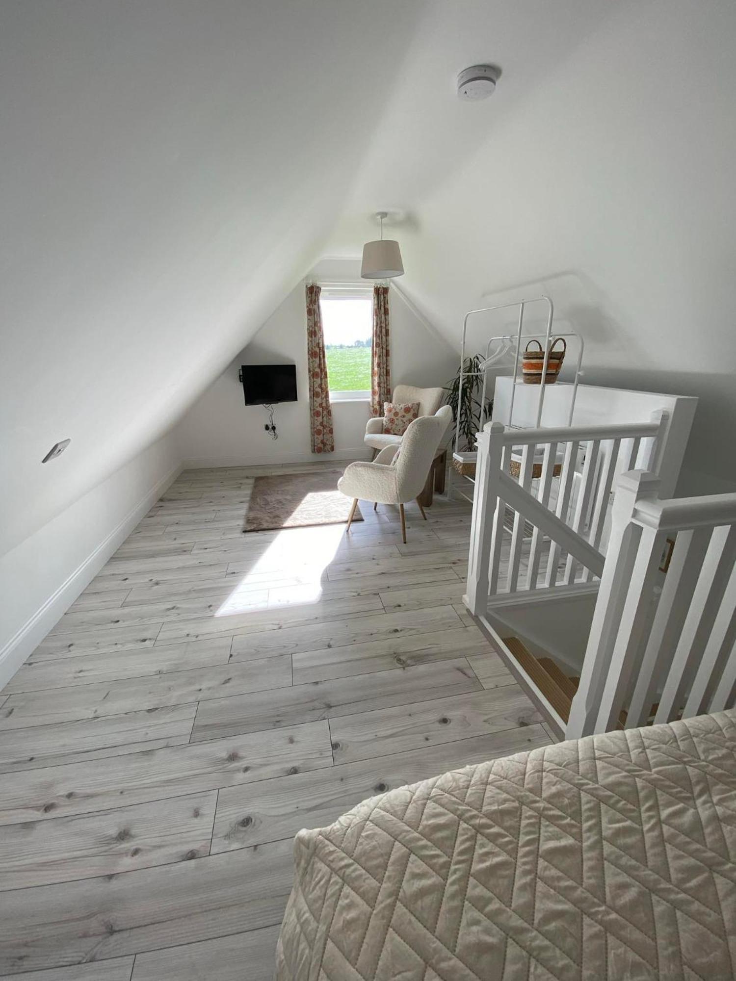 Hillview Apartment Бандън Екстериор снимка